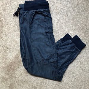 JOE FRESH // DENIM JOGGER PANTS  // MEDIUM